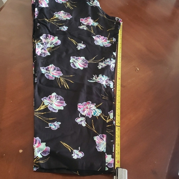 Vans Black Floral Cropped Pants - Picture 7 of 8